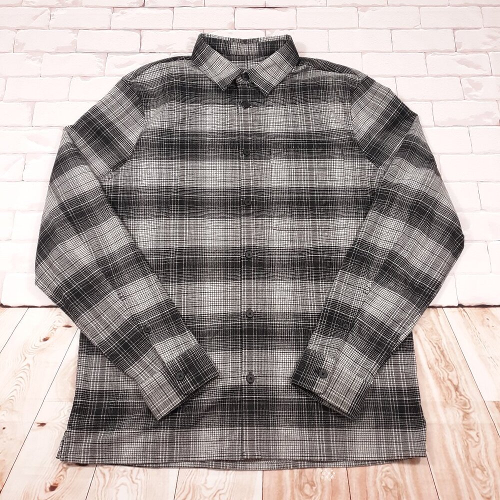 Lululemon Flannel Shirt Mens Fits Size Large Outdoor Plaid Gray Black